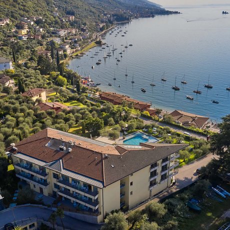 Hotel sul Lago di Garda con piscina: le nostre immagini Hotel sul Lago di Garda con piscina: le nostre immagini