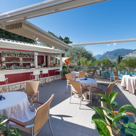 Hotel sul Lago di Garda con piscina: le nostre immagini Hotel sul Lago di Garda con piscina: le nostre immagini