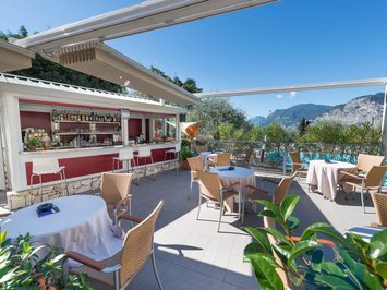 Wellness hotel on Lake Garda with pool and terrace Wellness hotel on Lake Garda with pool and terrace