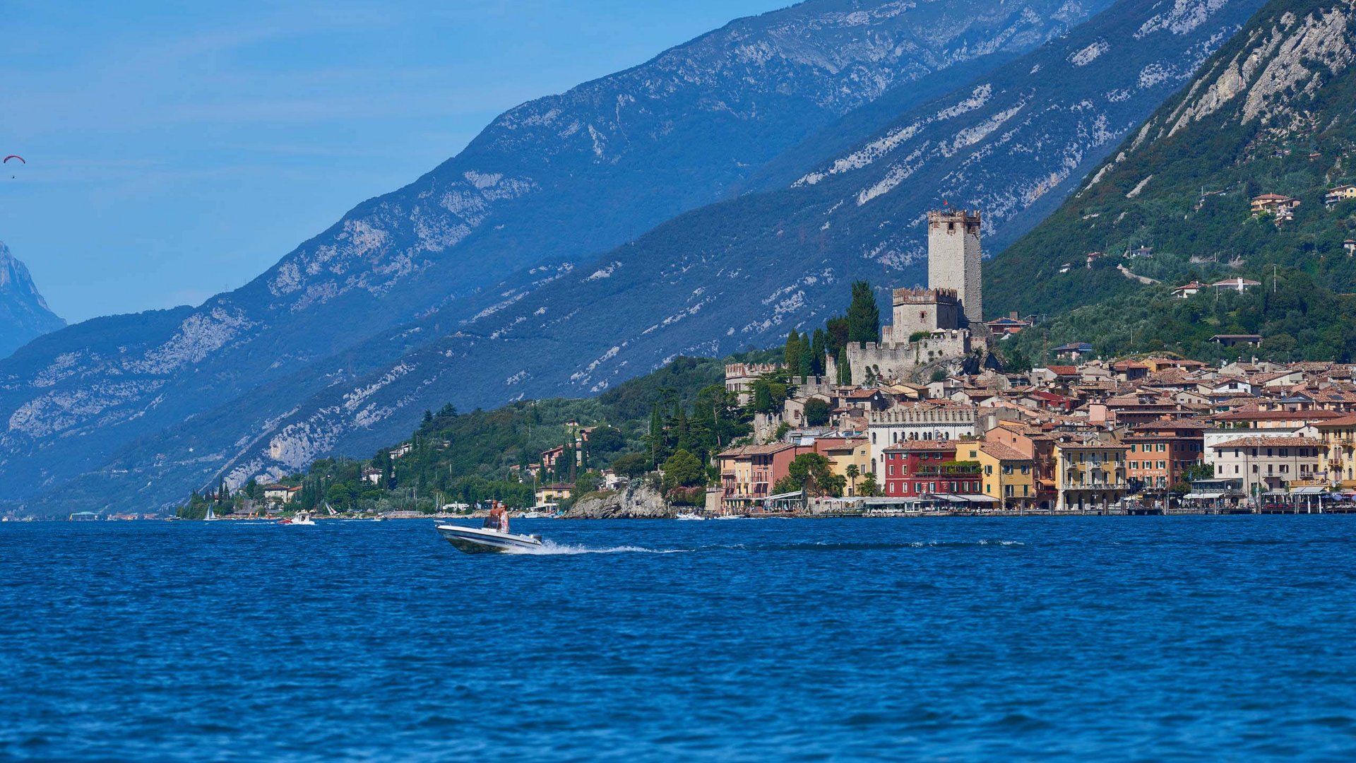 Romantic hotel on Lake Garda: lakeside bliss
