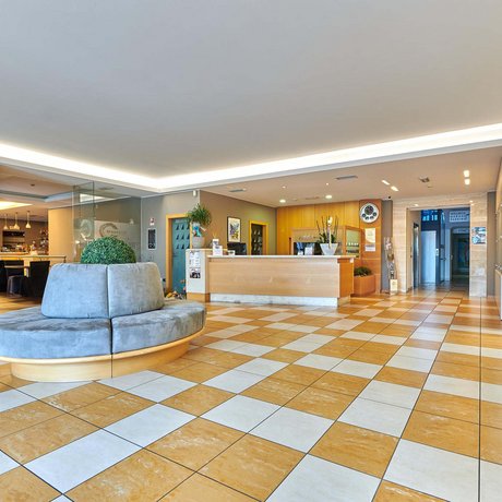 Hotel sul Lago di Garda con piscina: le nostre immagini Hotel sul Lago di Garda con piscina: le nostre immagini