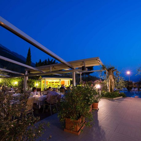 Hotel sul Lago di Garda con piscina: le nostre immagini Hotel sul Lago di Garda con piscina: le nostre immagini