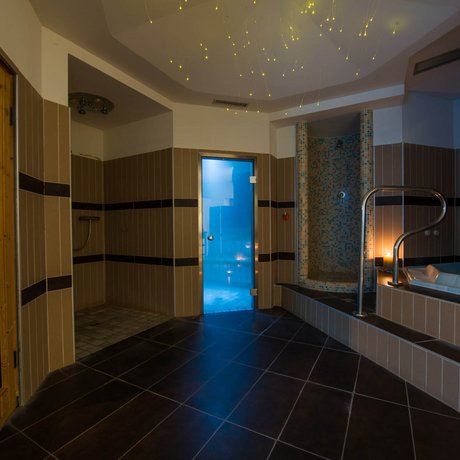 Hotel sul Lago di Garda con piscina: le nostre immagini Hotel sul Lago di Garda con piscina: le nostre immagini