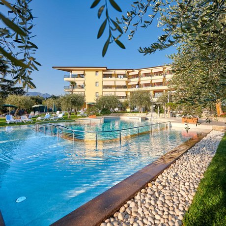 Hotel sul Lago di Garda con piscina: le nostre immagini Hotel sul Lago di Garda con piscina: le nostre immagini
