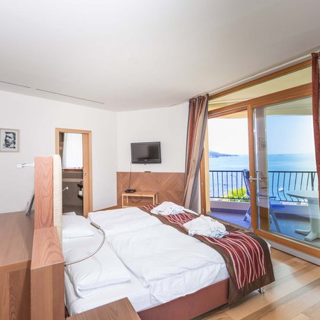 Hotel sul Lago di Garda con piscina: le nostre immagini Hotel sul Lago di Garda con piscina: le nostre immagini