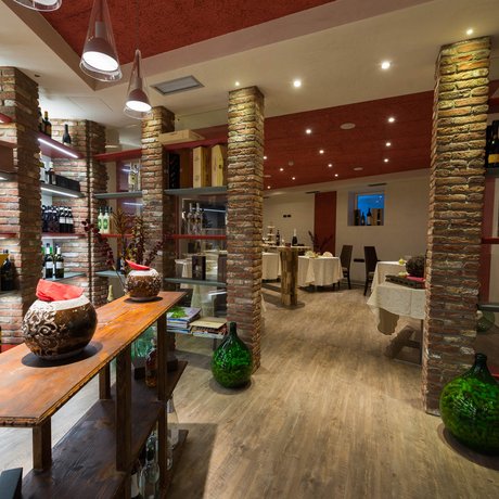 Hotel sul Lago di Garda con piscina: le nostre immagini Hotel sul Lago di Garda con piscina: le nostre immagini