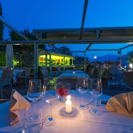 Hotel sul Lago di Garda con piscina: le nostre immagini Hotel sul Lago di Garda con piscina: le nostre immagini